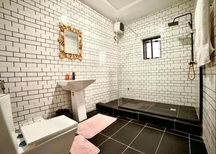 247 Luxury Hotel & Apartment Ajah