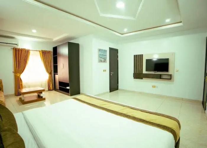 247 Luxury Hotel & Apartment Ajah