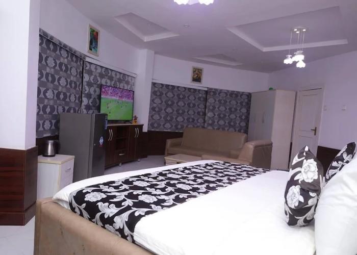 The Paradise Beach Resort and Apartment