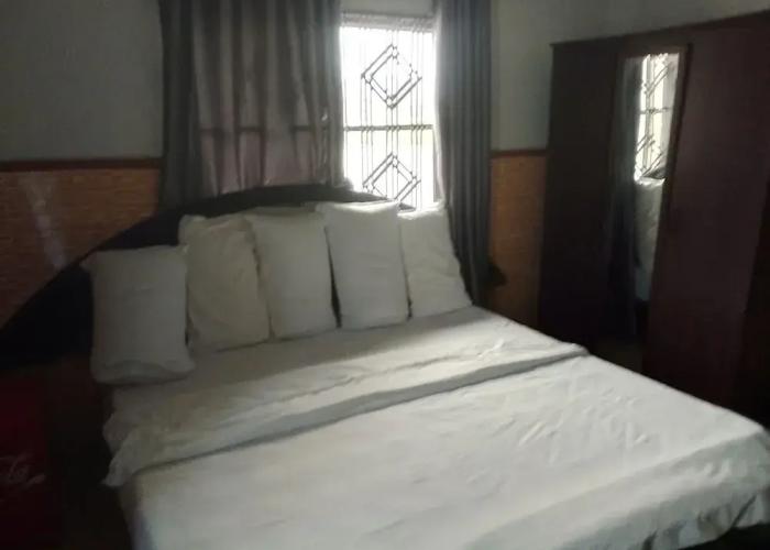 Palace Holiday Inn LTD