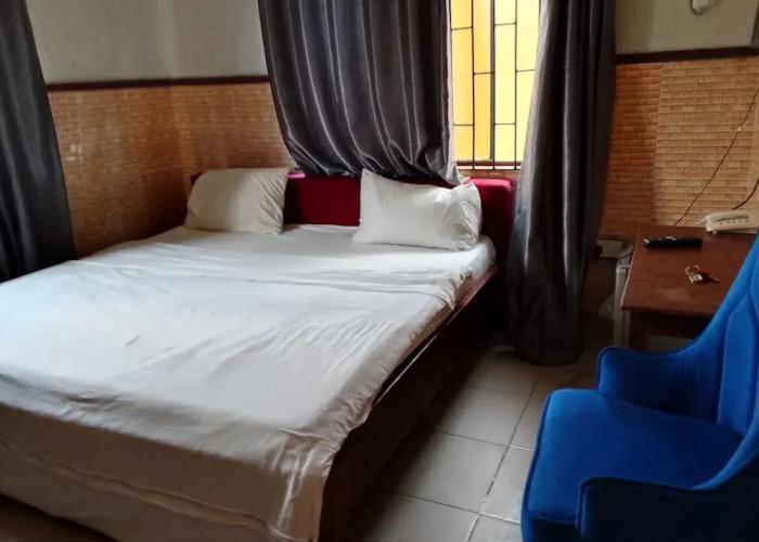 Palace Holiday Inn LTD