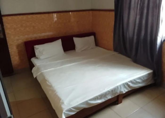 Palace Holiday Inn LTD
