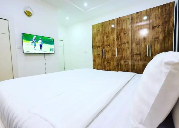 Exclusive 3-bed Apartment in Lagos