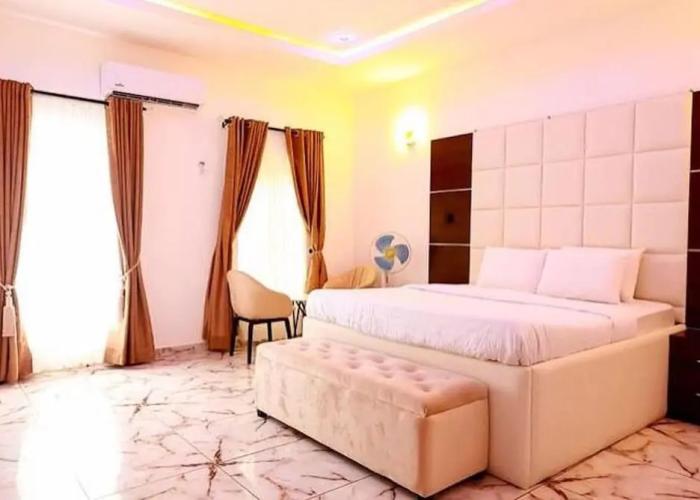 Exclusive 3-bed Apartment in Lagos