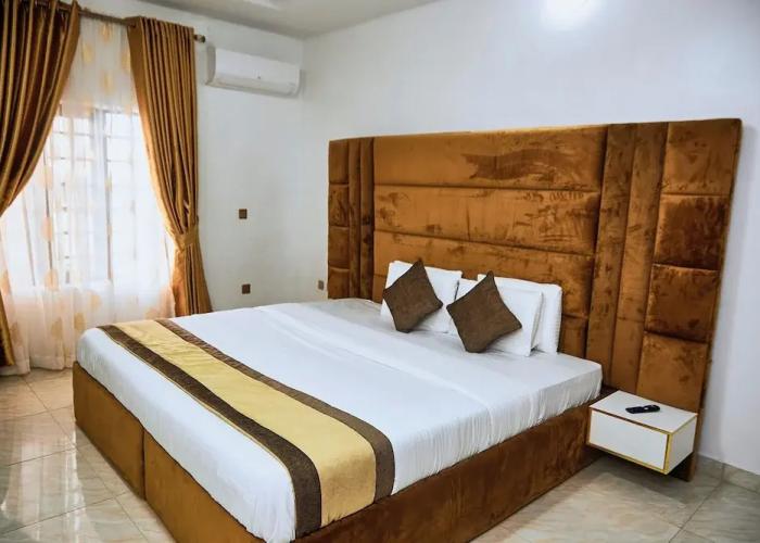 1-bedroom Flat - Sleeps 3 - Pool - Spa - Parking