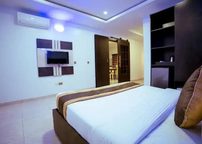 1-bedroom Flat - Sleeps 3 - Pool - Spa - Parking