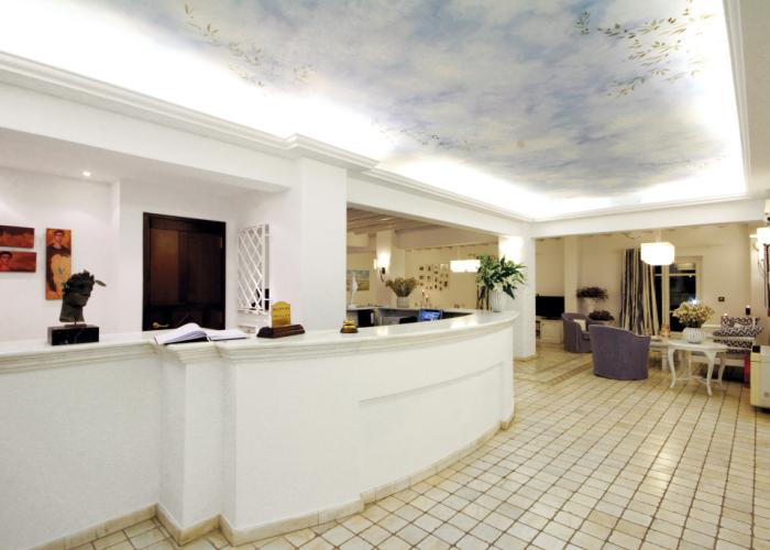 Pelican Bay Hotel