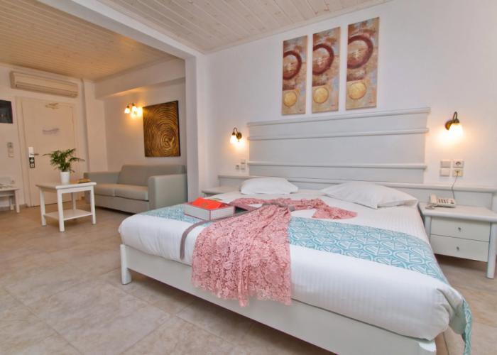 Yiannaki Hotel
