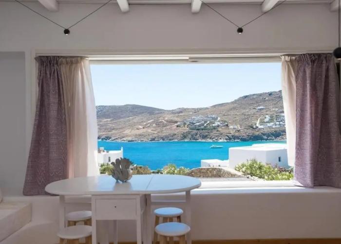 Luxury Sea View Apartment w shared pool