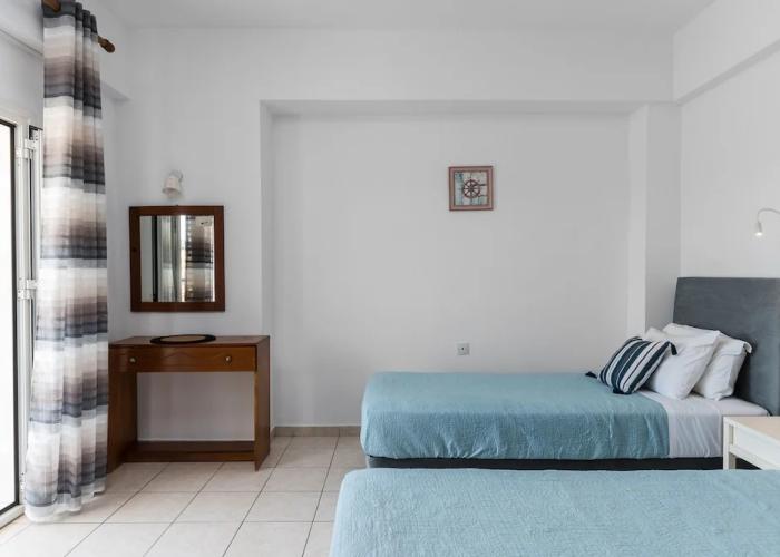 Dora Pool Studios by Konnect, 150m from the Beach