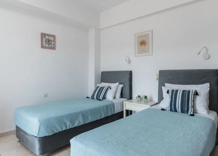 Dora Pool Studios by Konnect, 150m from the Beach