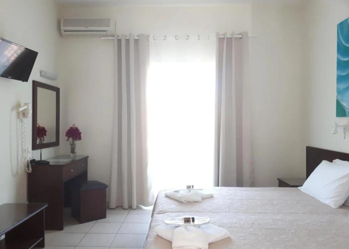Metaxa Apartments