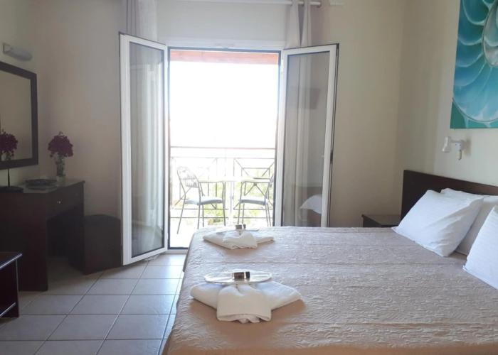 Metaxa Apartments