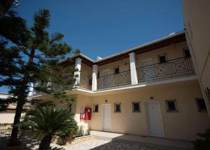 Metaxa Apartments