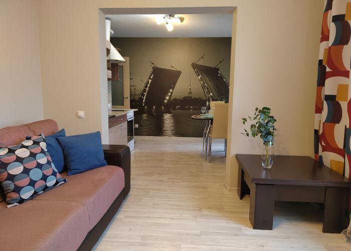 Tryokhkomnatnye U Ekspoforuma I Pushkina Apartments