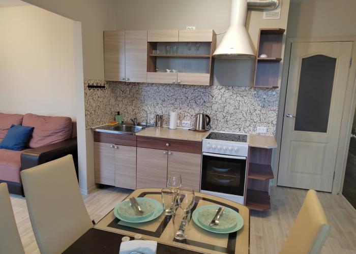 Tryokhkomnatnye U Ekspoforuma I Pushkina Apartments
