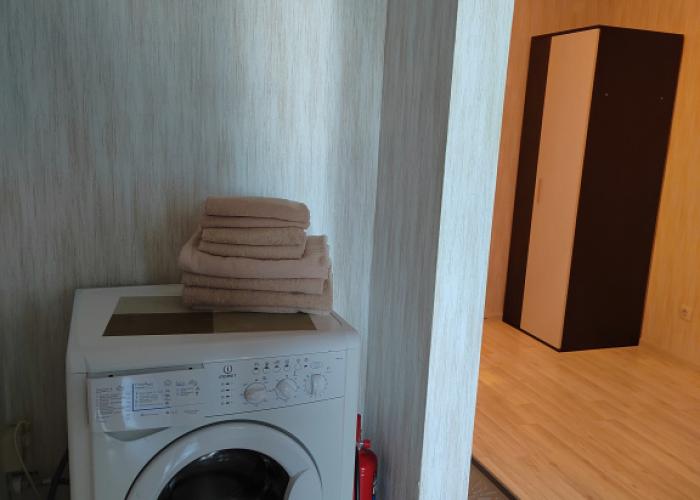 Tryokhkomnatnye U Ekspoforuma I Pushkina Apartments