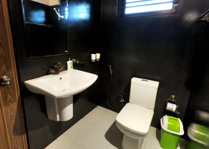 Wagon Wheel Inn - Hostel