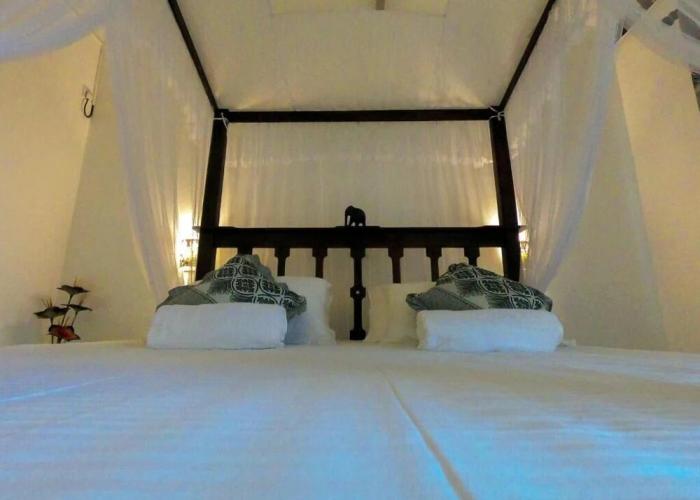 Wagon Wheel Inn - Hostel