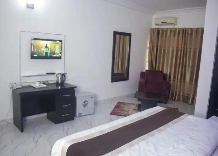 Dolly Hills Hotel