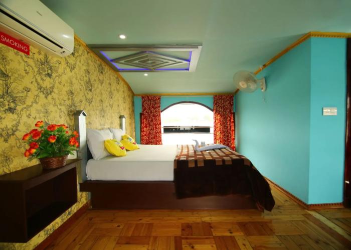 Beachparadise  Daycruise houseboat