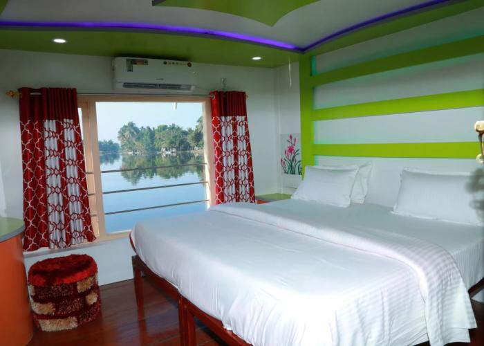 Beachparadise  Daycruise houseboat