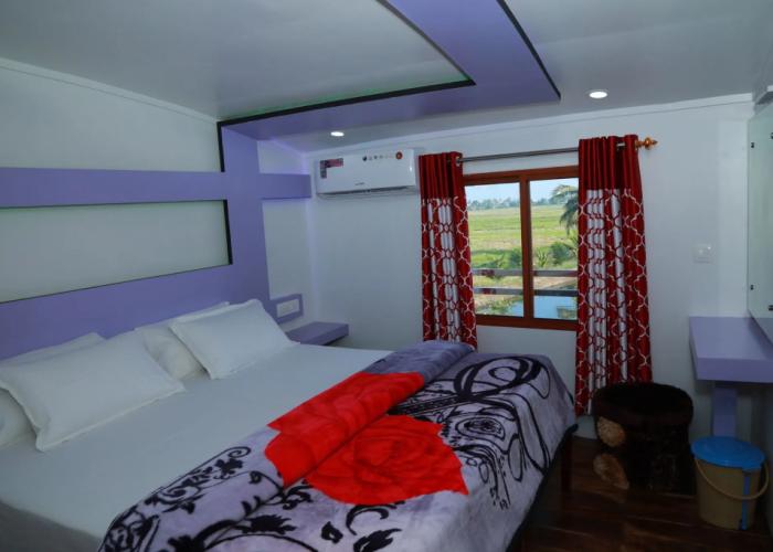 Beachparadise  Daycruise houseboat