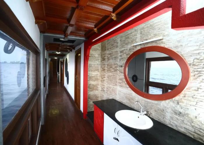 Beachparadise  Daycruise houseboat