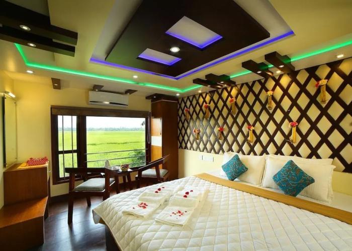 Best Kerala Houseboat