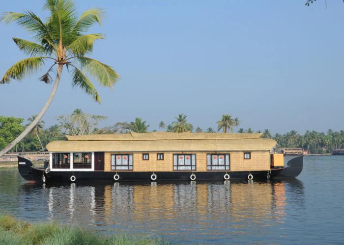 Cosy Houseboats