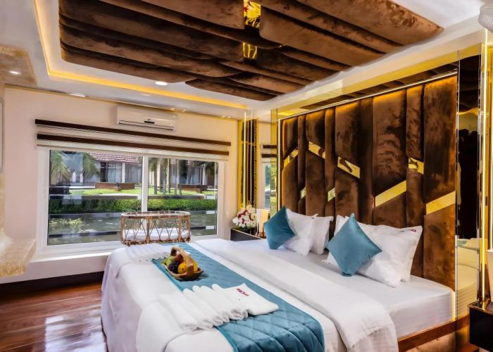 Cosy Houseboats