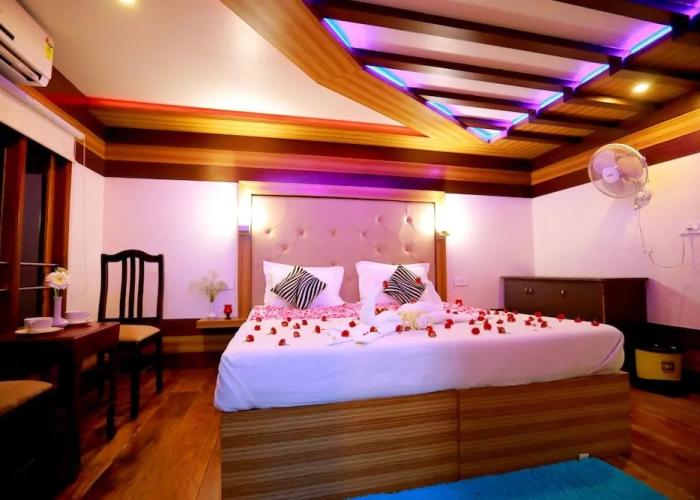 Kerala Luxury House Boat