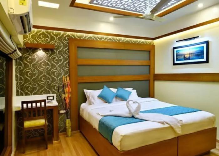Double Decker Houseboat