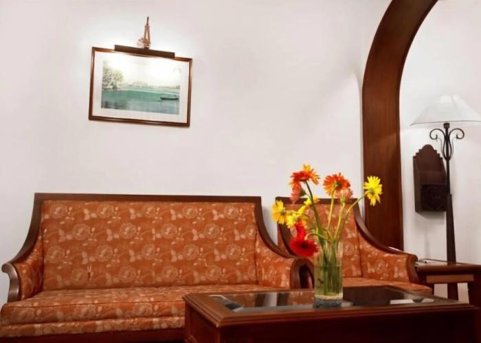 Sterling Lake Palace Alleppey