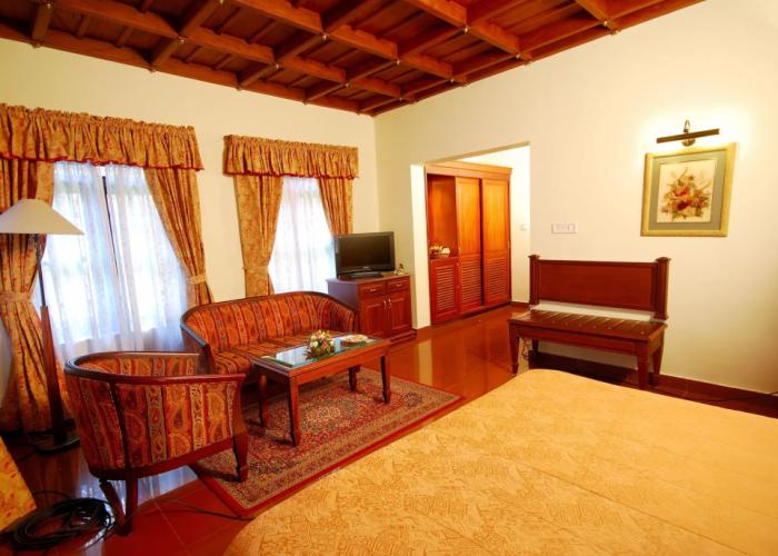 Sterling Lake Palace Alleppey