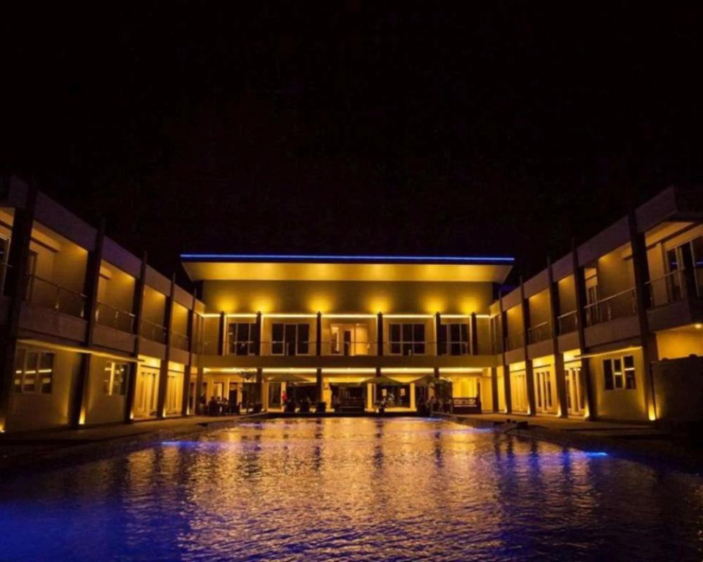 D'Season Premiere Hotel