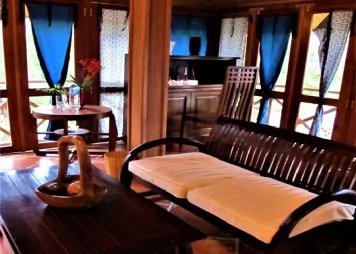 Breve Azurine Lagoon Retreat