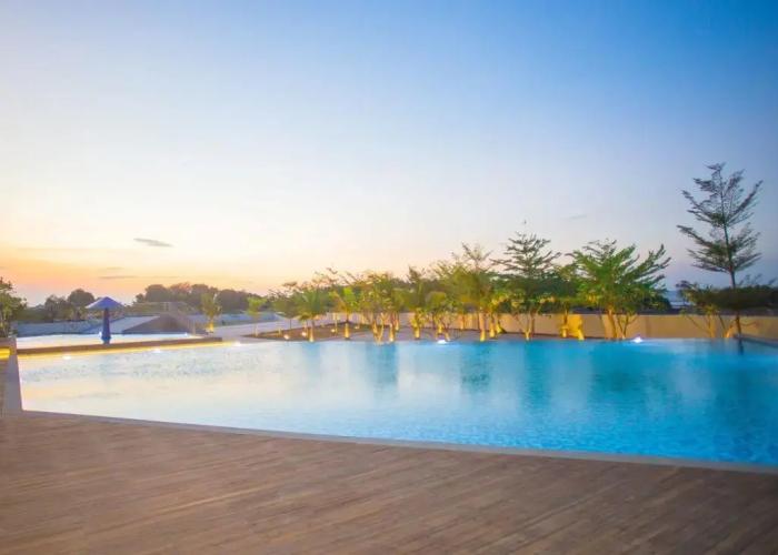 Pollos Hotel & Galerry Rembang