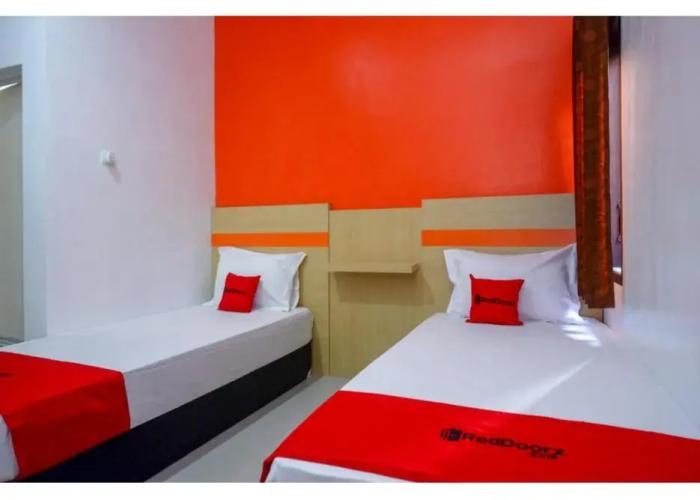 RedDoorz Syariah near Alun Alun Kota Rembang