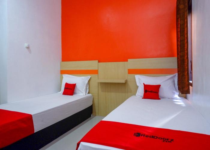 RedDoorz Syariah near Alun Alun Kota Rembang