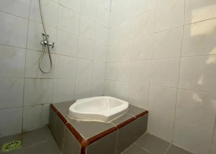 SPOT ON 93452 Wulan Homestay 2  Syariah