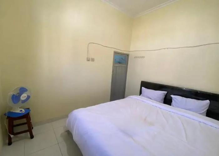 SPOT ON 93452 Wulan Homestay 2  Syariah