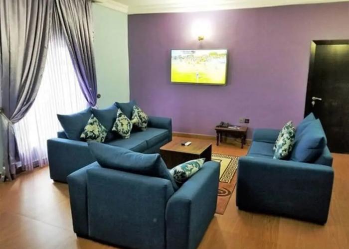 Nandas Hotel