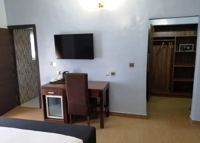 Nandas Hotel