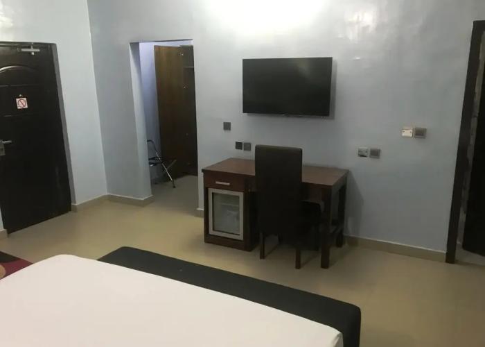 Nandas Hotel