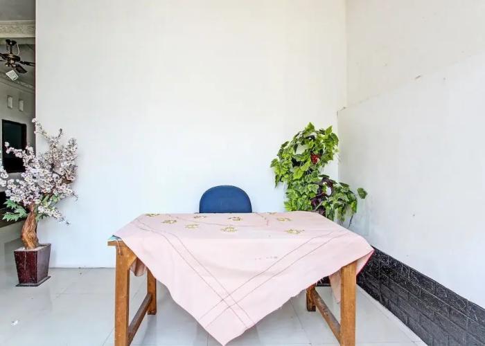 SPOT ON 92156 Adinda Kost