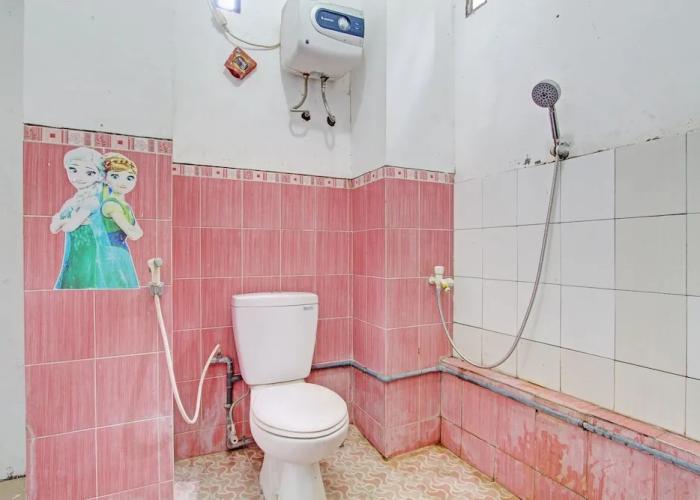 SPOT ON 92156 Adinda Kost