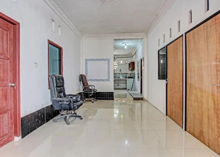 SPOT ON 92156 Adinda Kost
