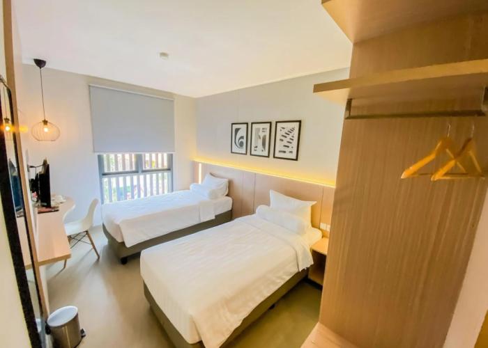 Front One King Hotel Tuban