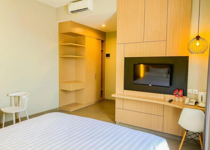 Front One King Hotel Tuban